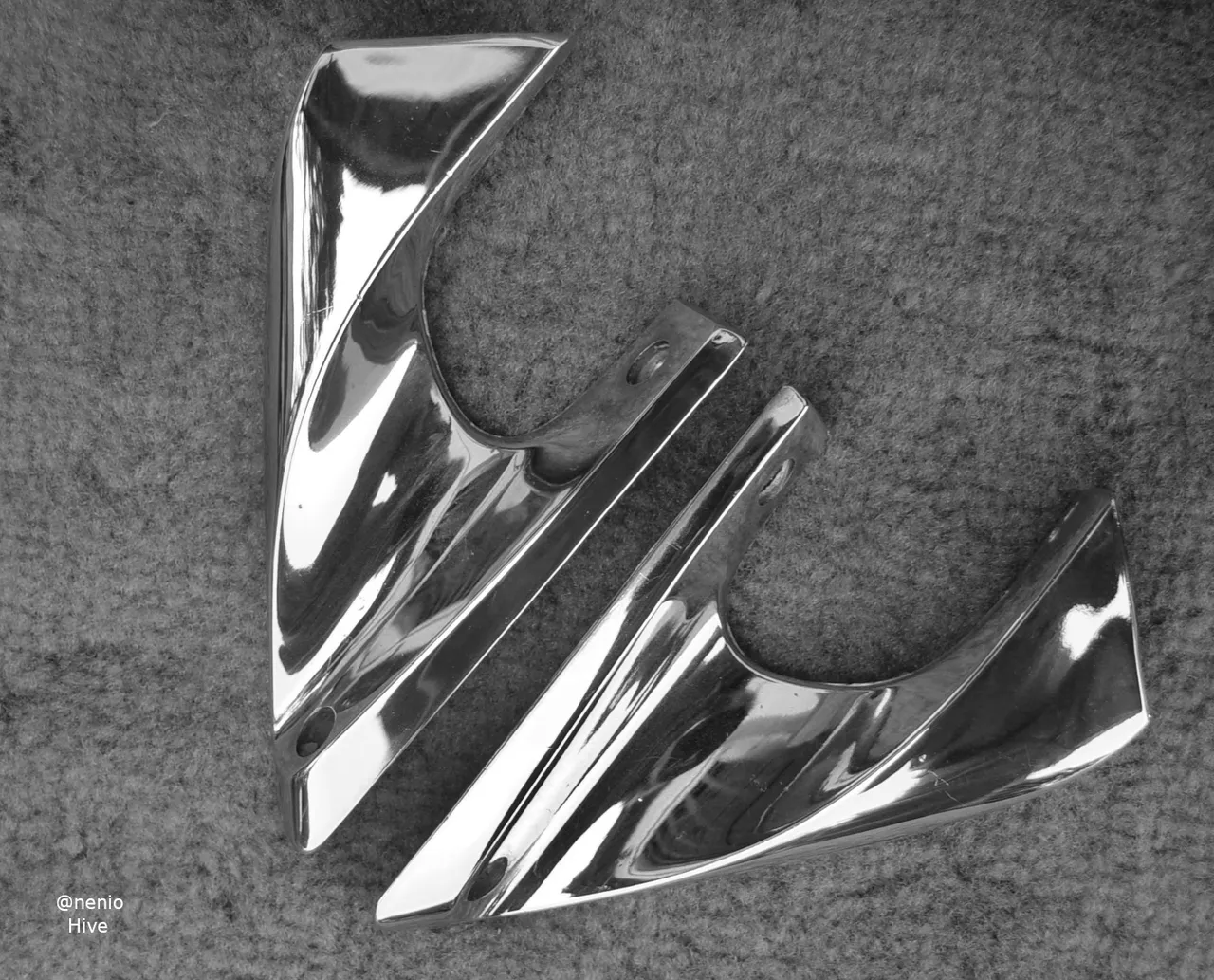 metal-001-bw-2.JPG