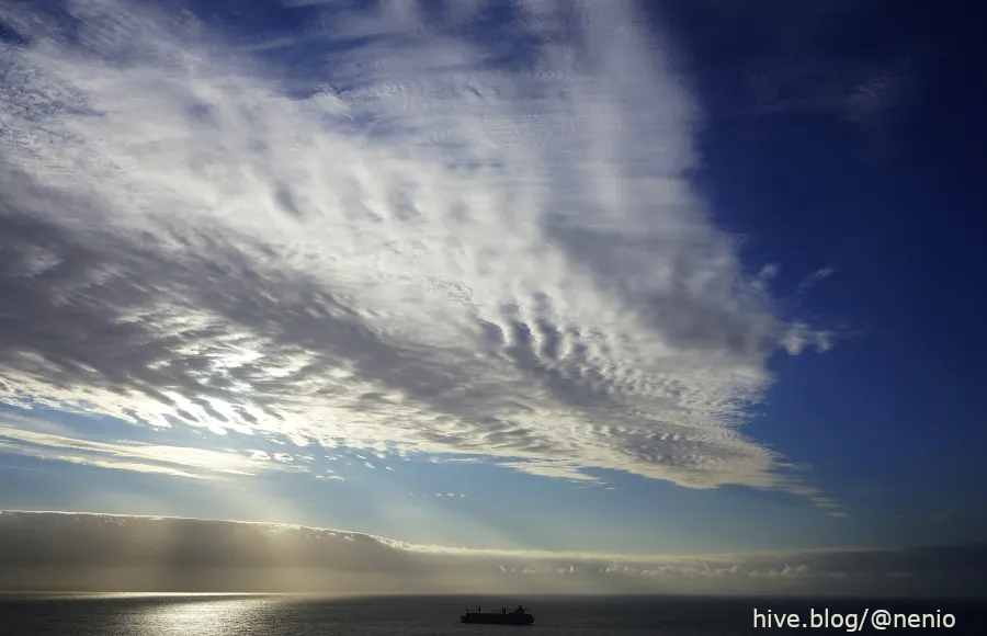 clouds-sea-001.jpg