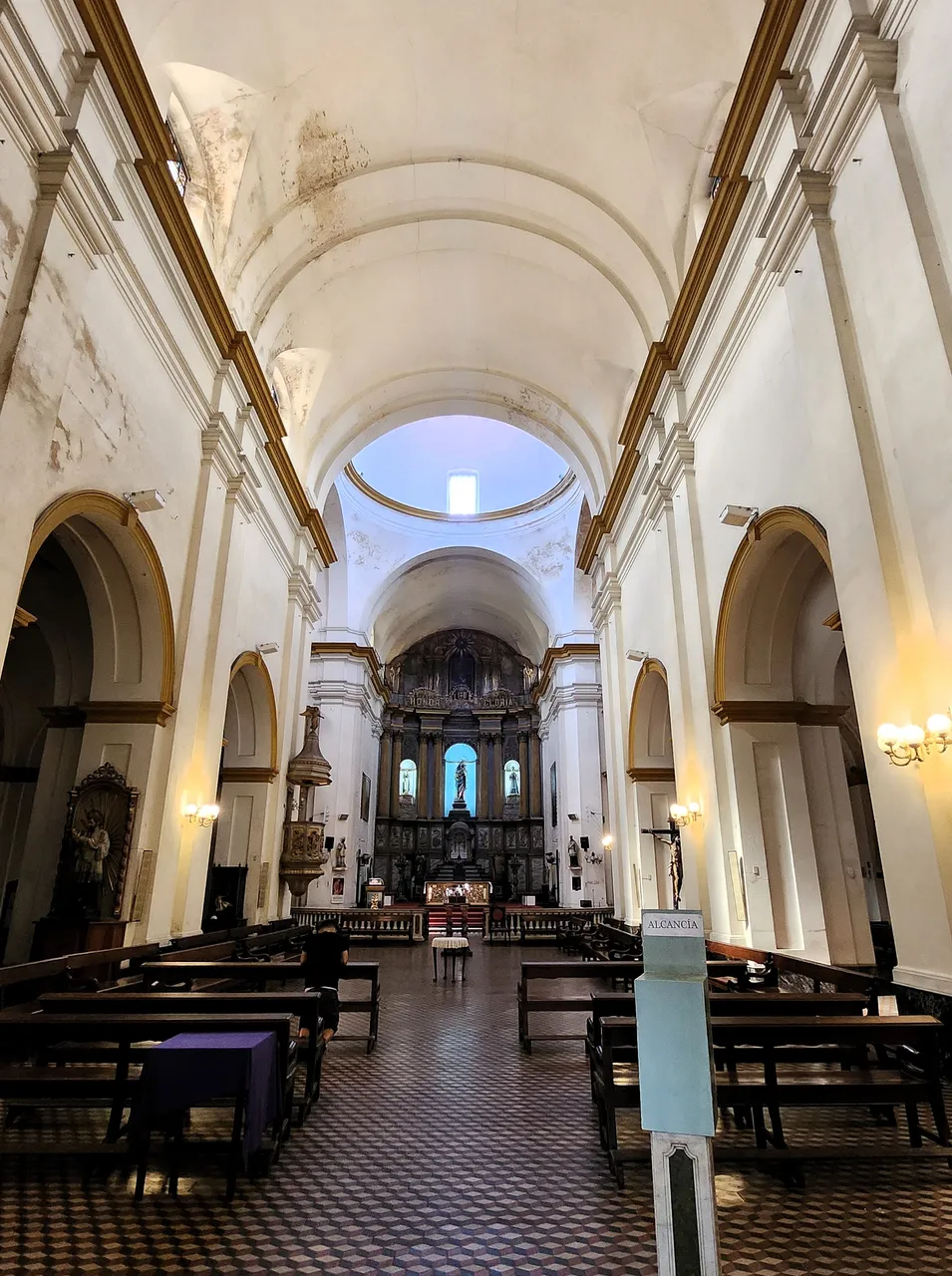 "iglesia-crop-3.jpg"
