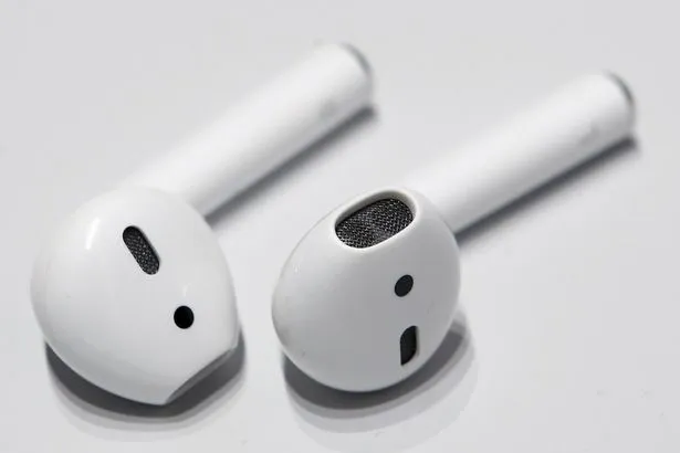 Apple-AirPods.jpg