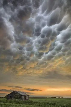 9f137cfa70ecdb54c7d6ab03aa38fc74--mammatus-clouds-beautiful-world.jpg