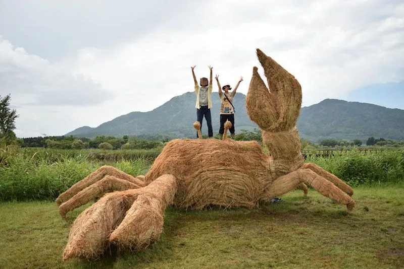 Of course it's a giant crab photo-Wara Art Masuri.jpg