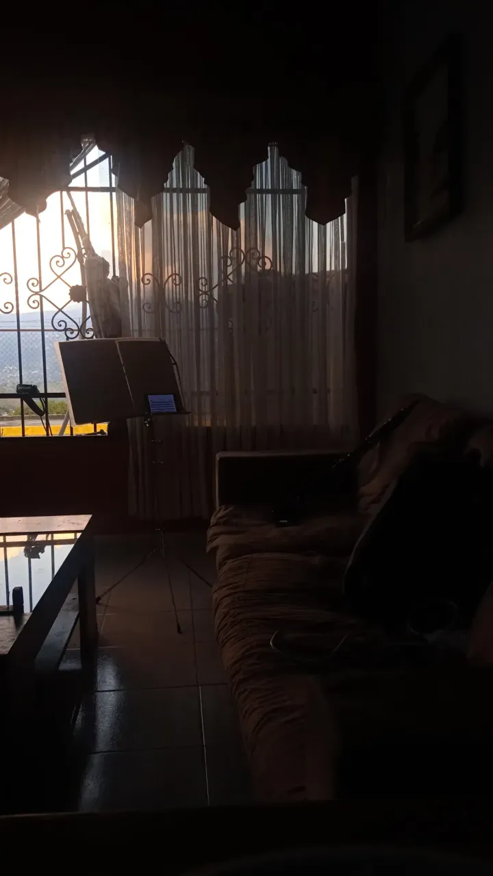 04r9Y906ZImQZuEr_38417.webp