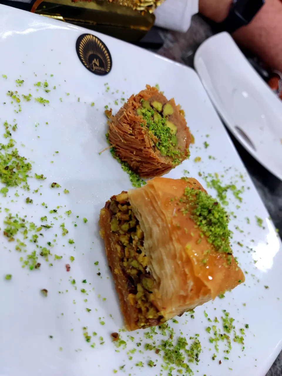 OKbg89ag6iibUbo2_1000011947.webp