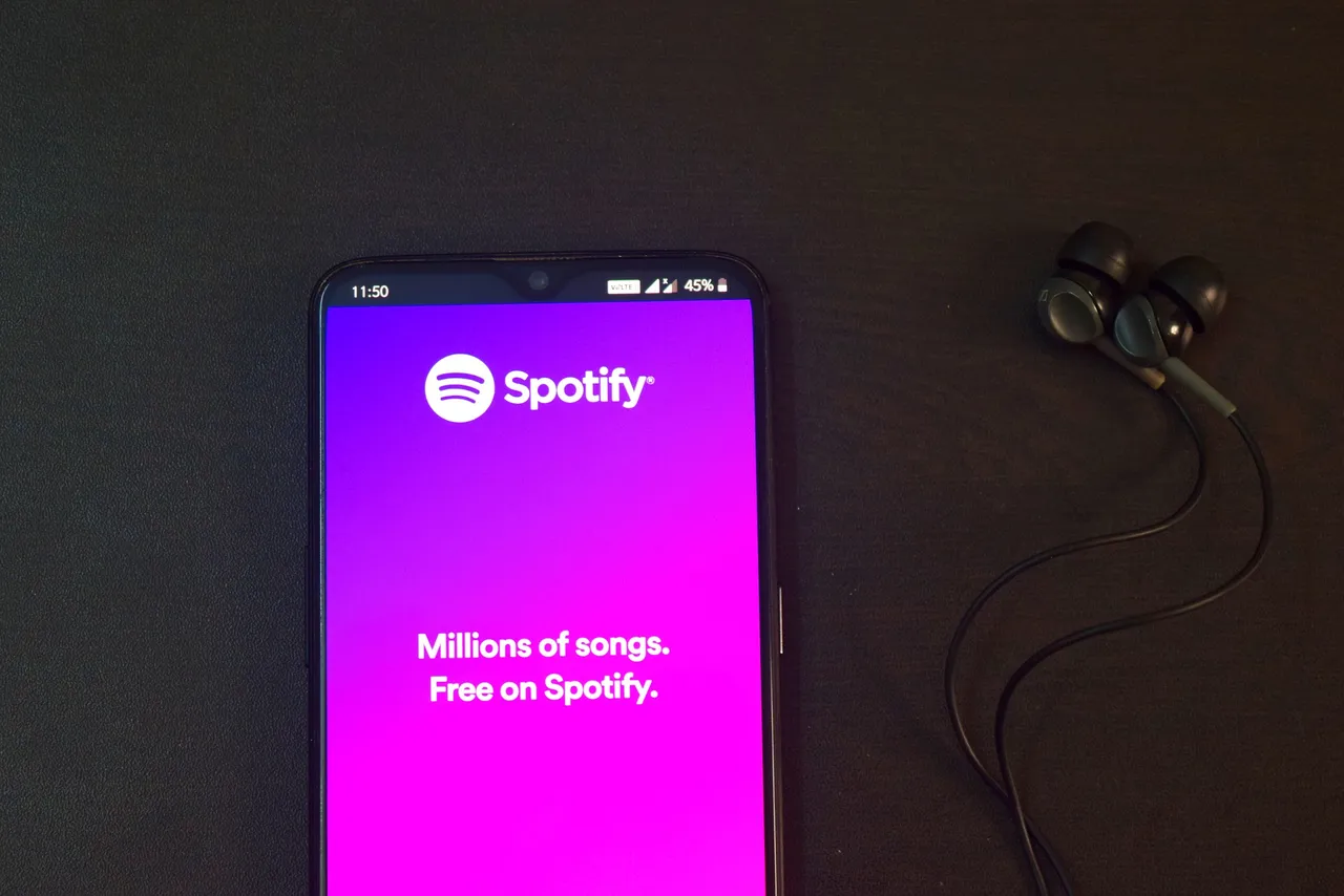 spotify-4334152_1920.jpg