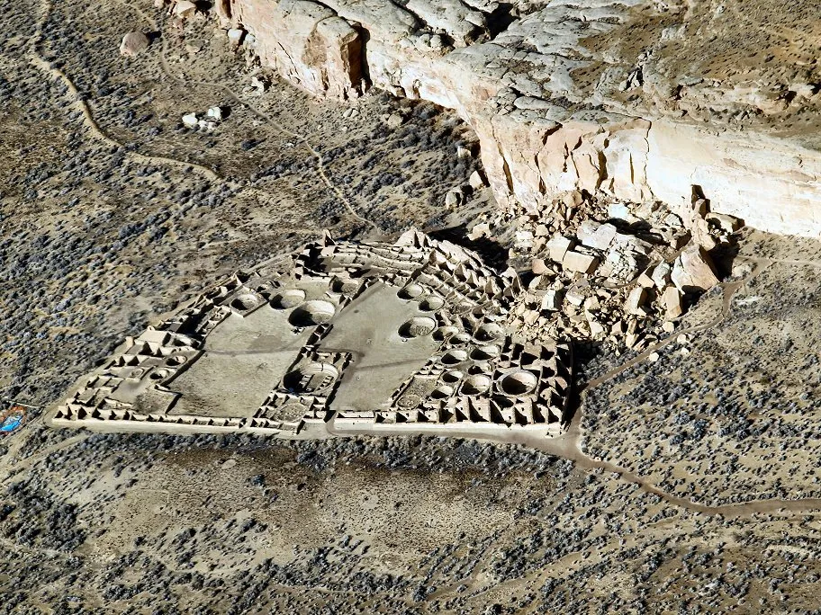 Pueblo_Bonito_Aerial.JPG