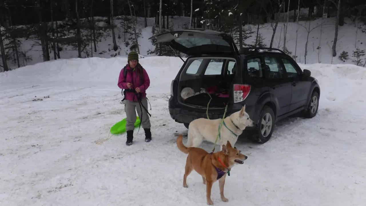 snow hike  (1).JPG