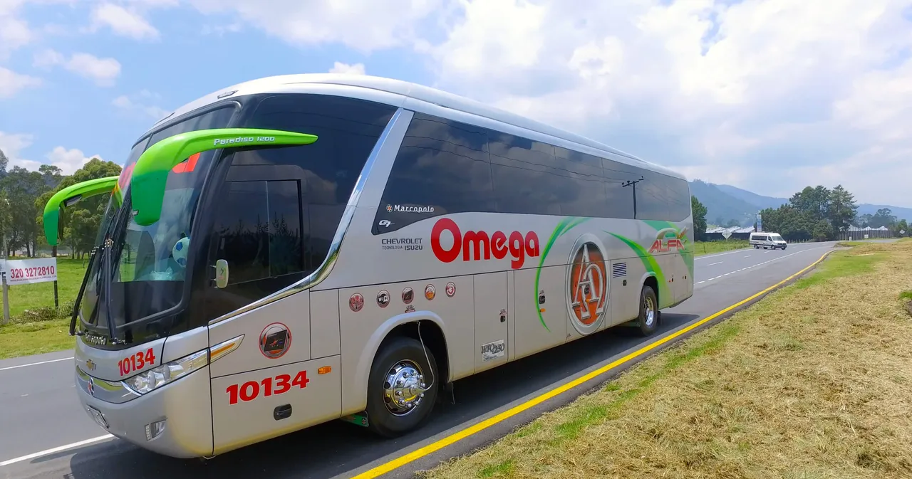 omegapuntocompuntoco.jpg