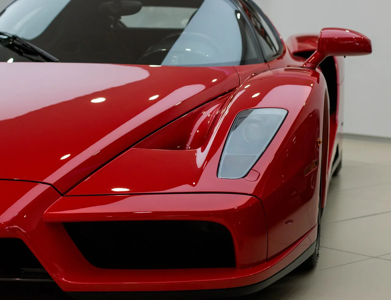 ferrari-2812936_1920.jpg