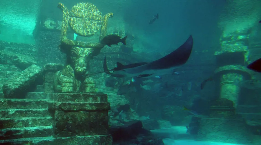 ATLANTIS_HOTEL_small.jpg