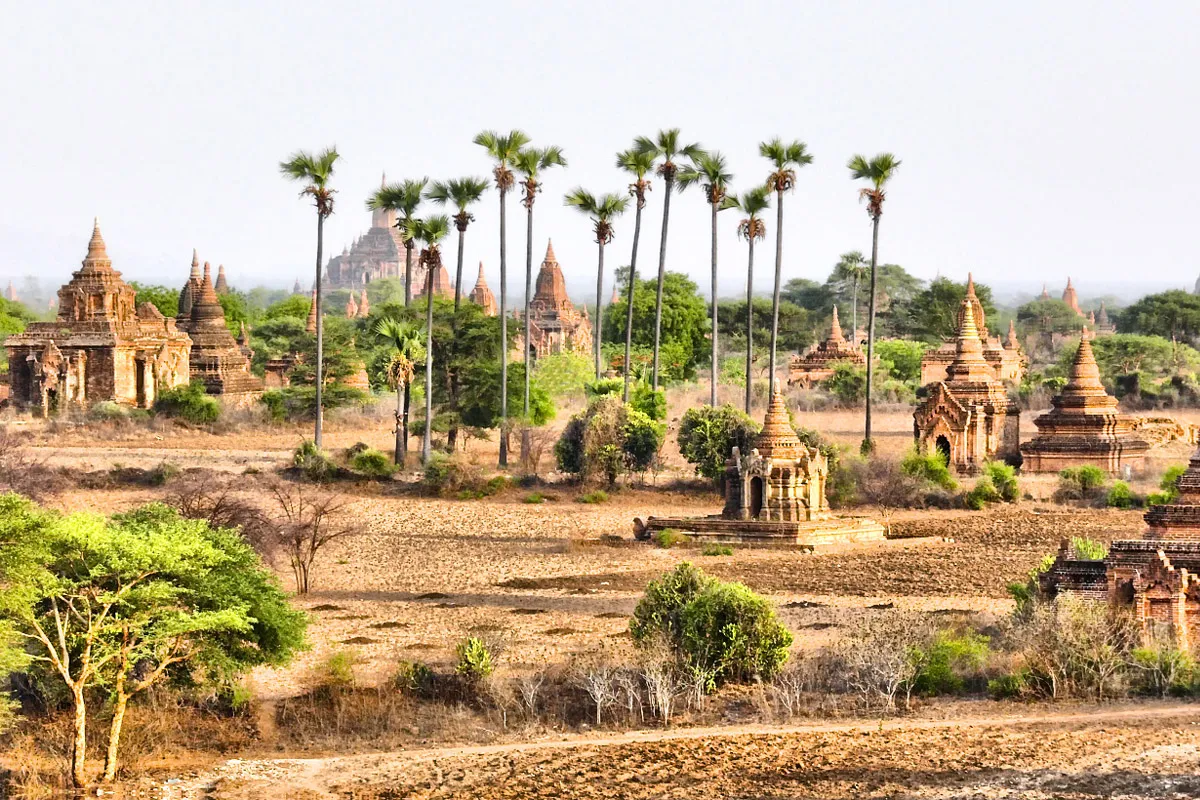 The-pagodas-of-bagan.jpg