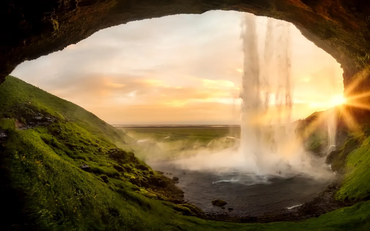 iceland-2608985_1280.jpg