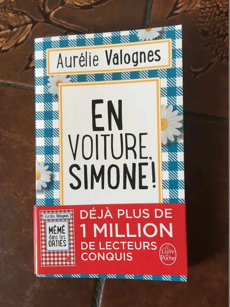 livre A Valognes Voiture Simone.JPG