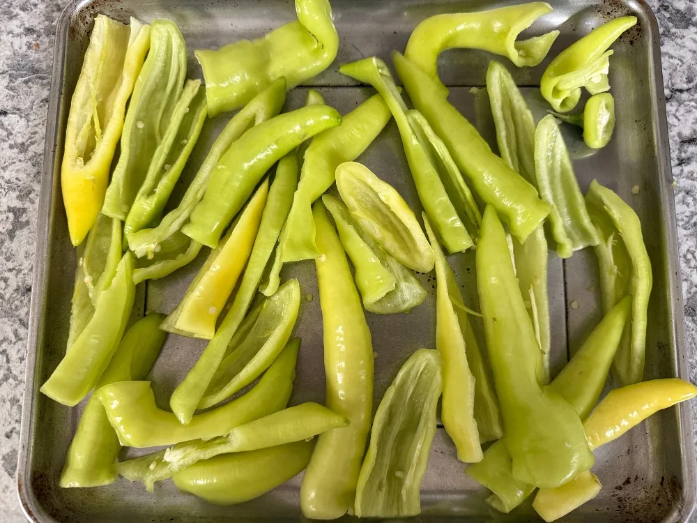 hivegarden-banana-peppers.jpg