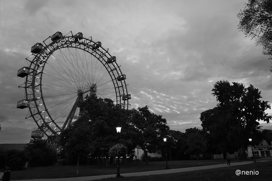 vienna-ferriswheel-003-bw.jpg