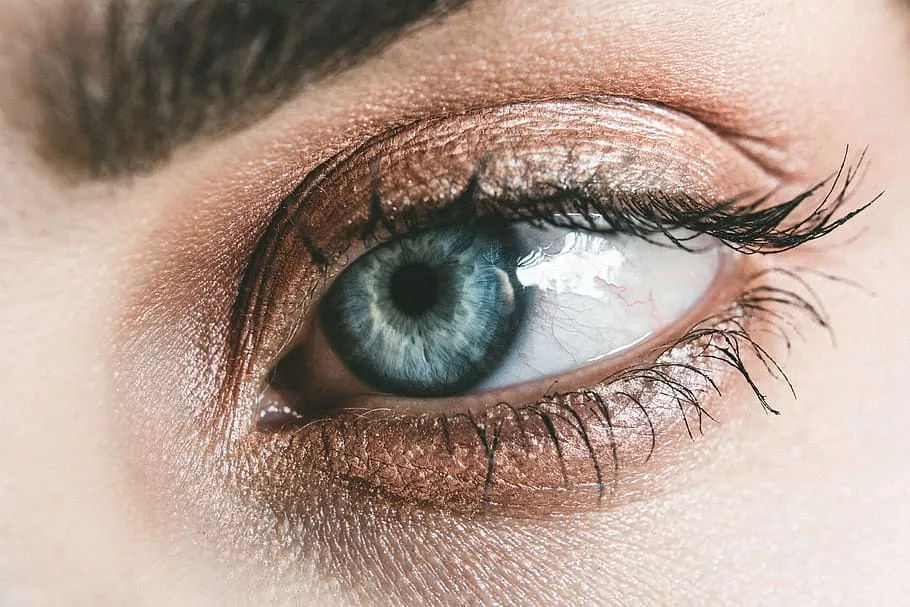 eye-close-up-female-woman.jpg