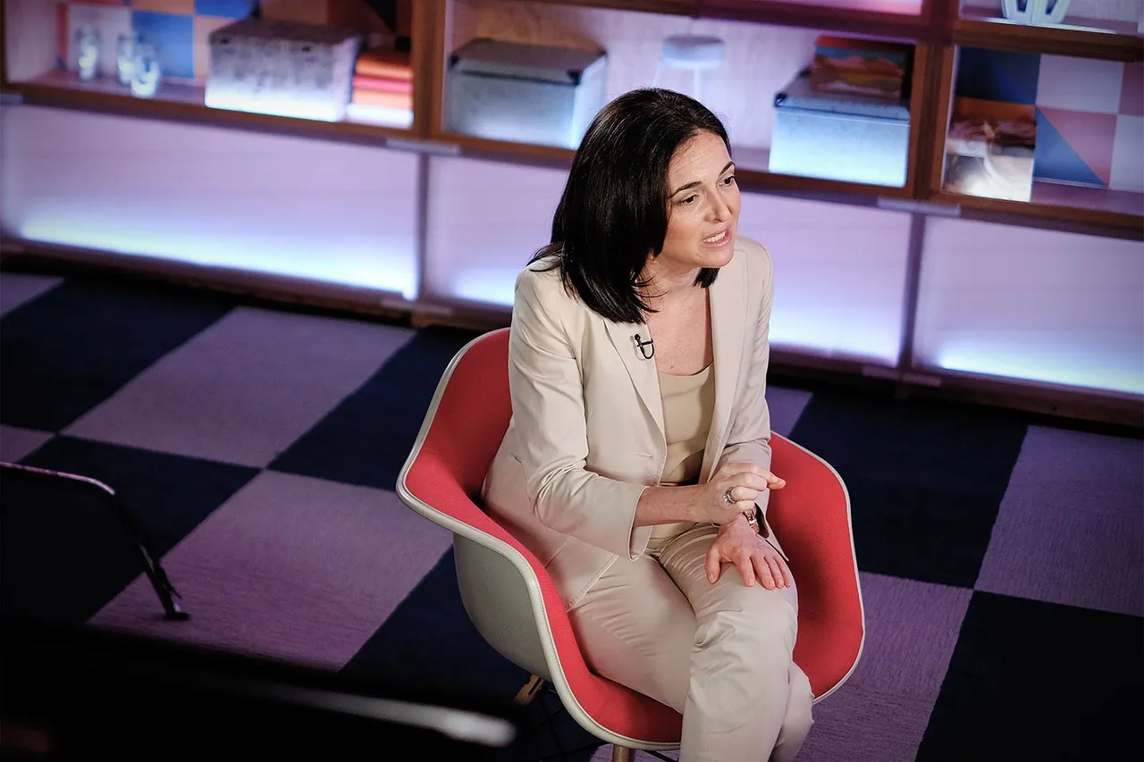 Sheryl-Sandberg-Facebook.jpg