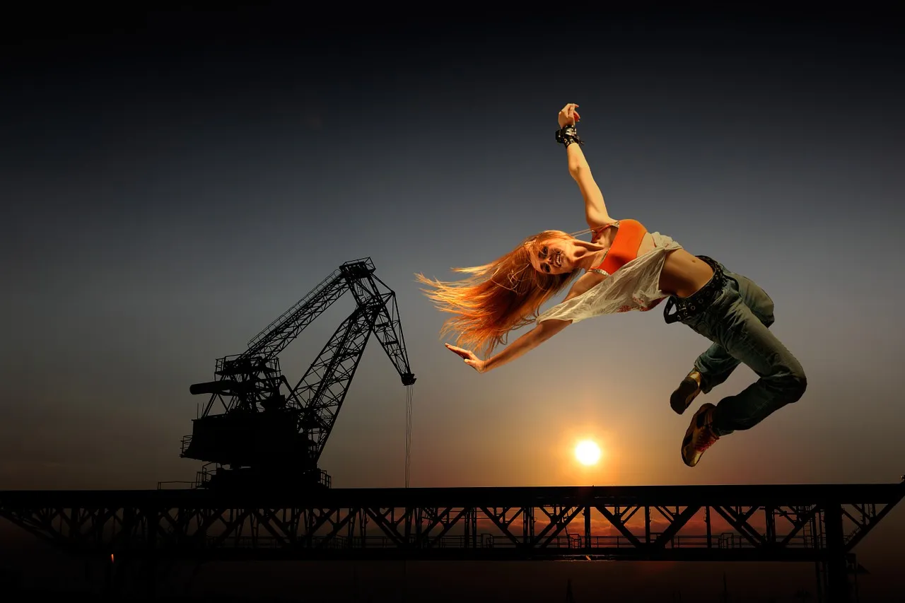 joyful-leap-1461098_1280.jpg