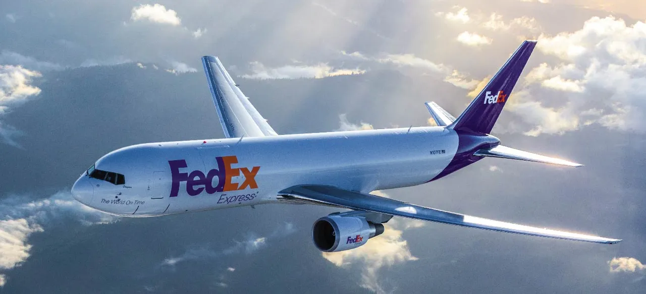 exp-freight-banner-plane.jpg