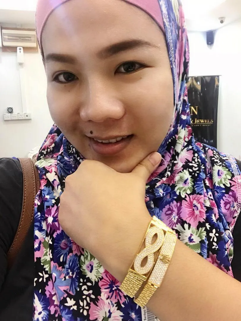 https://s3.us-east-2.amazonaws.com/partiko.io/img/fashyadynn-dde-pure-gold-does-not-rust-only-gold-alloys-do-so-you-may-have-golden-dreams-but-if-you-go-in-the-company-of-toxic-people-your-become-a-gold-alloy-and-what-that-means-is-that-you-can-rust-at-any-time-fhsuv8w8-1537351092297.png