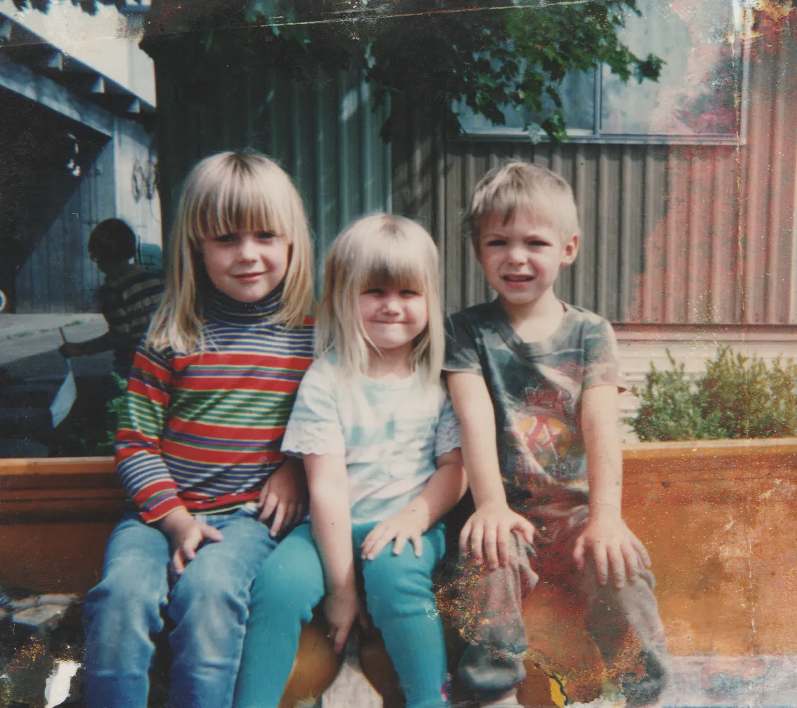 1993-07 - Crystal, Joey, Friends, Others, Pool, Swing, Trees, Summer of 1993 apx, Katie, some photos from other dates, apx date-19.png