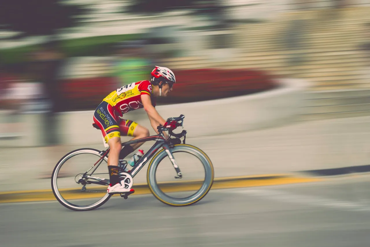athlete-bicycle-bicyclist-15765.jpg