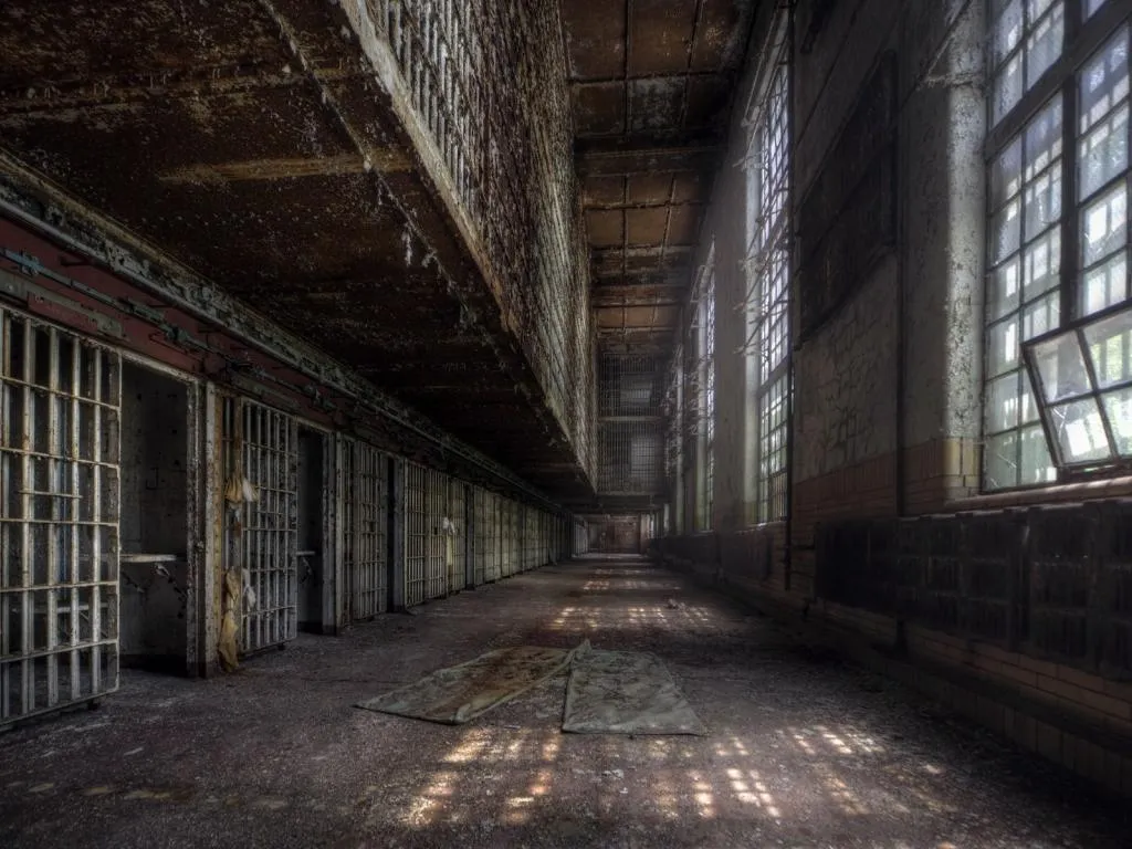 prison-wallpapers-28828-1440583.jpg