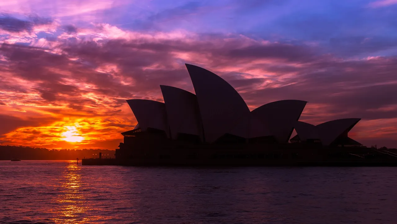 sydney-opera-house-3381786_1920.jpg