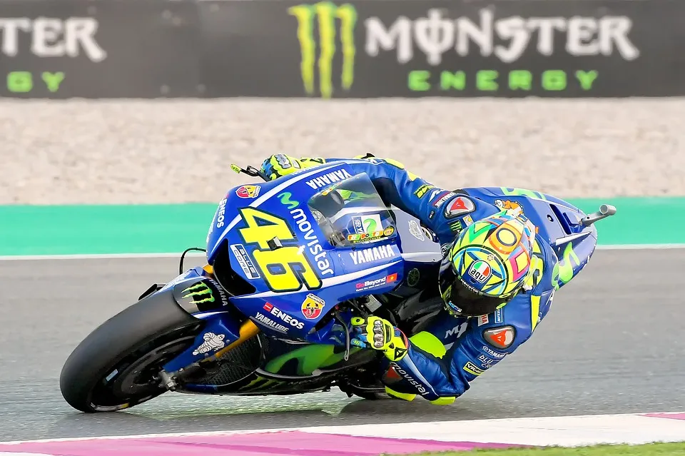 valentino-rossi-2702100_960_720.jpg