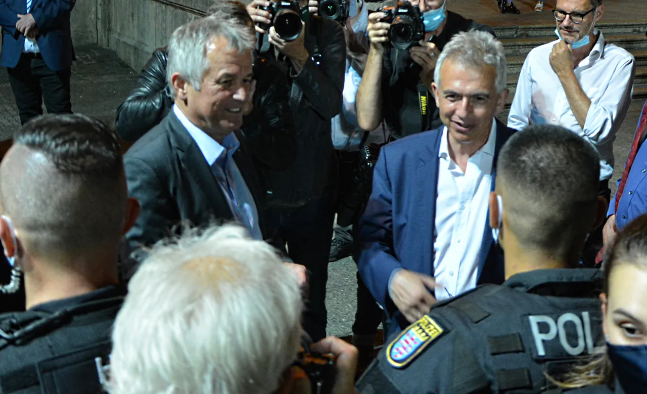 polizeipräsidentob shooting vor polizei.jpg