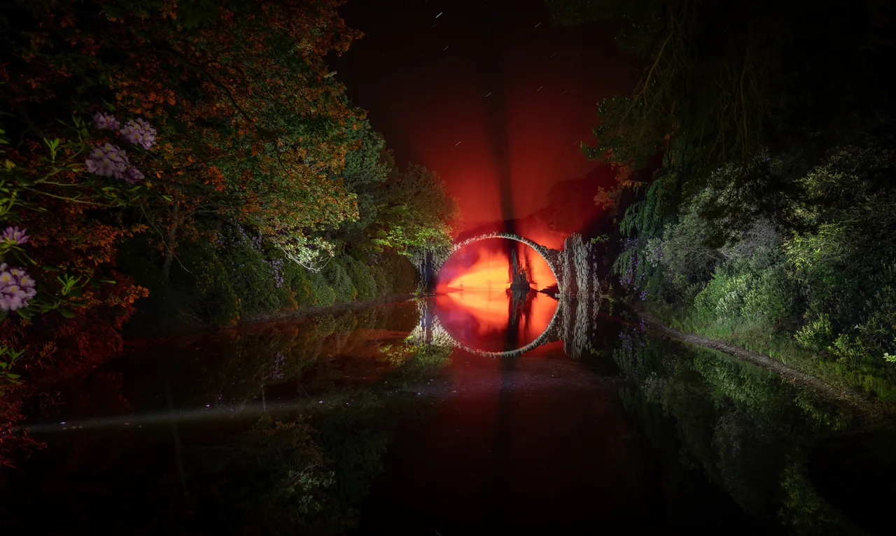 2017_LightPainting-Rakotzbruecke-red.jpg