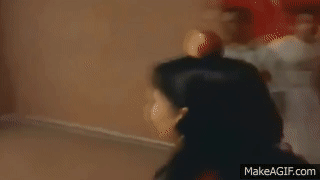 pues no no era la manzana.gif