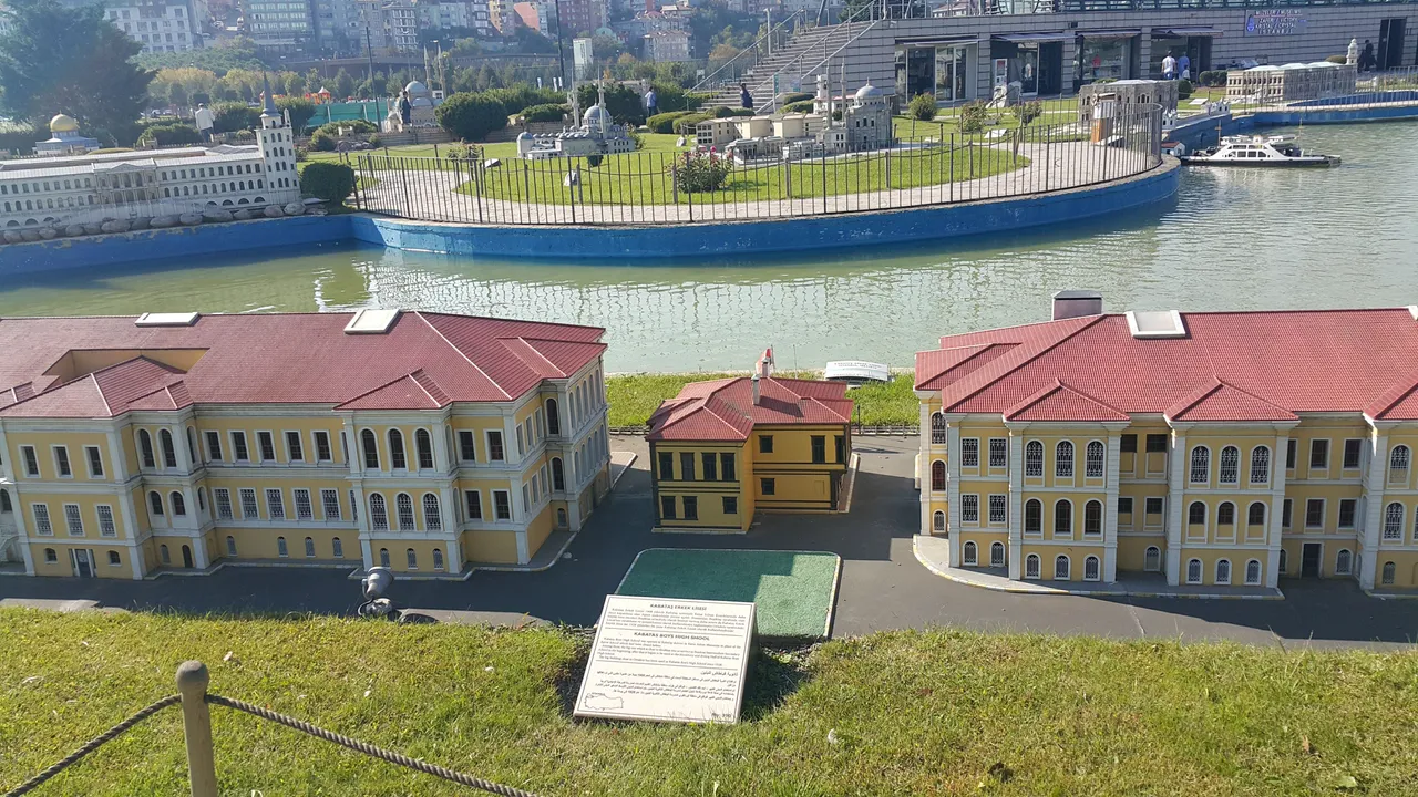 kabataş erkek lisesi (2).jpg