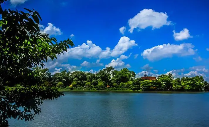 Inside JahangirNagar University.png