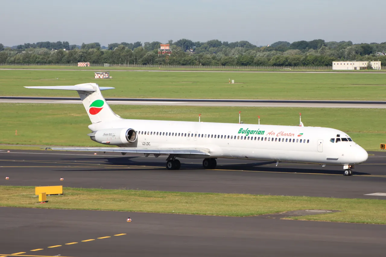 LZ-LDC Bulgarian AC -MD82 I.JPG