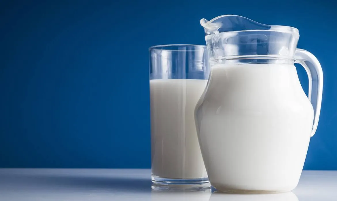 Main-15_milk_DimaSobko-Shutterstock.jpg