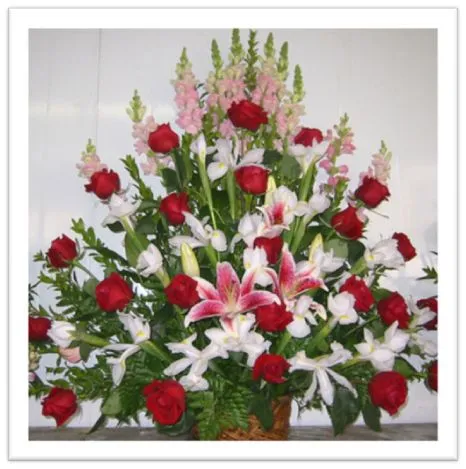 Fan Shaped Flower Arrangement.jpg