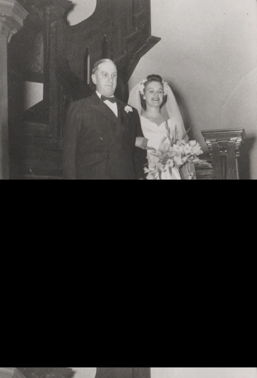 1948-09-18 - Saturday - Richard Morehead married KAPPA member Irene Dwana Pickett, group of photos-03.png