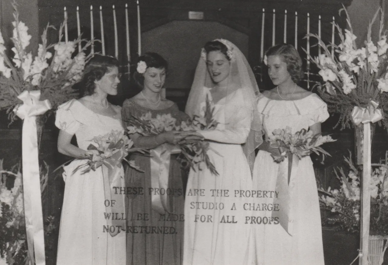 1948-09-18 - Saturday - Richard Morehead married KAPPA member Irene Dwana Pickett, group of photos-07.png