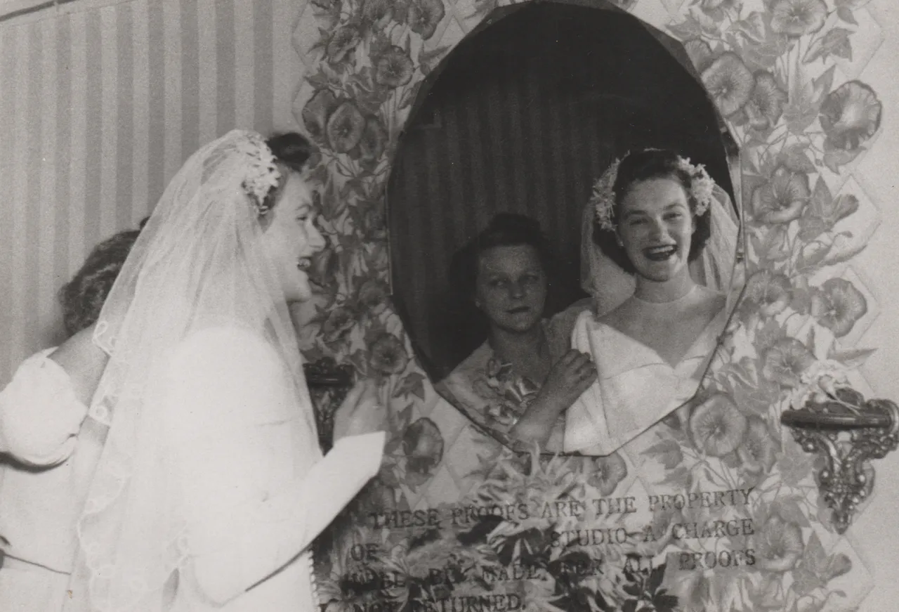 1948-09-18 - Saturday - Richard Morehead married KAPPA member Irene Dwana Pickett, group of photos-02.png