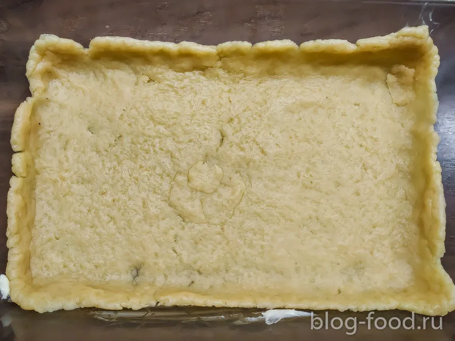 German pie with meat, liver and mushrooms