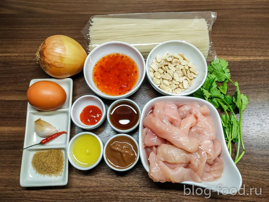 Pad Thai with chicken