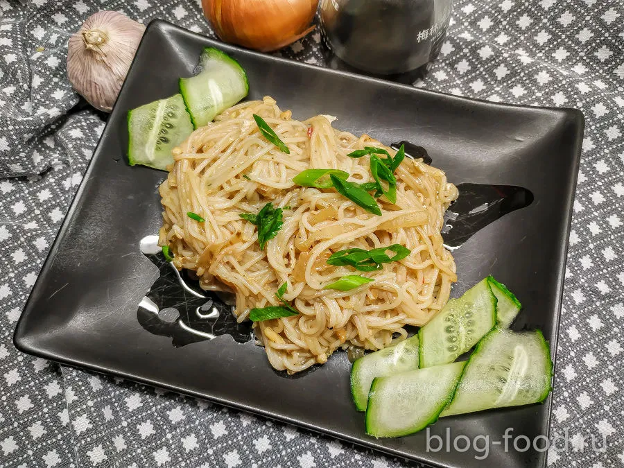 Pad Thai with chicken