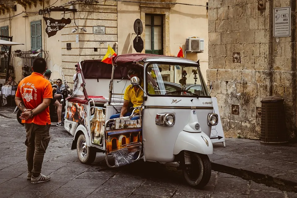 Italy, Tourism, City, Travel, Taxi, Tricycle, City Tour