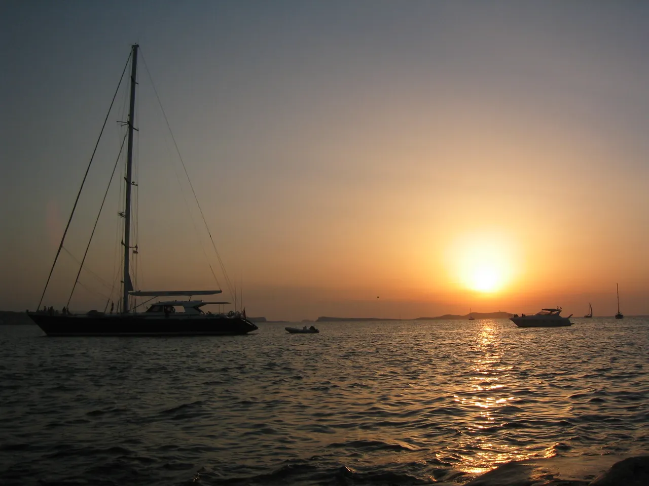 yacht.jpg