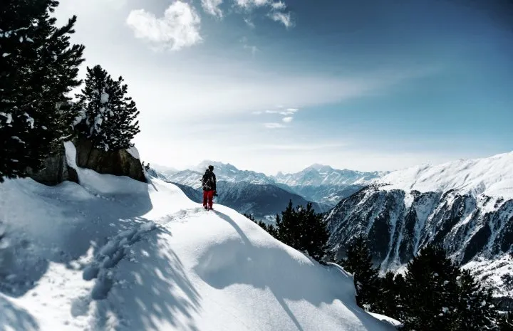 Single_Tasking_mountain_Hiker_RZ720.jpg