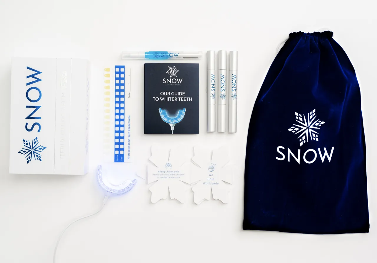 snow-teeth-whitening-kit-at-home_48085190-806e-40ad-97eb-9f7867eb21cd_2048x.png