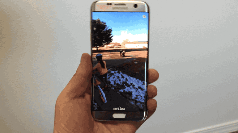 rotating-video-snapchat-spectacles.gif