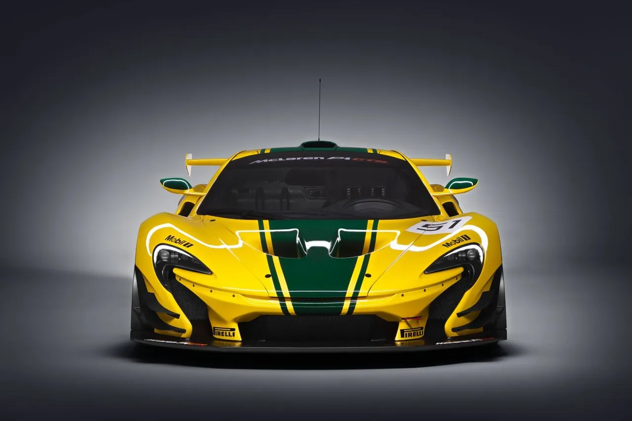 Geneva15_McLaren P1 GTR_02.jpg