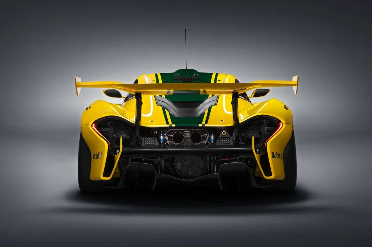 Geneva15_McLaren P1 GTR_04.jpg